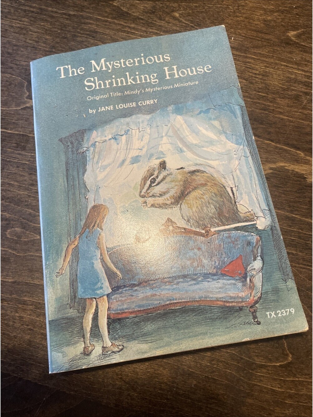 Paper Back Book The Mysterious Shrinking House Jane Louise Curry VG